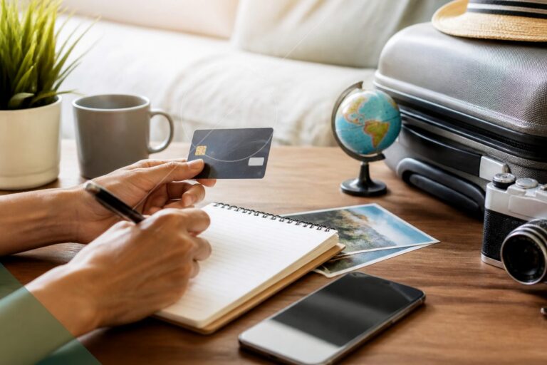 How to leverage credit card perks for seasonal shopping in the US?