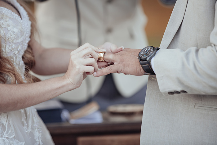 How to plan a debt-free wedding?