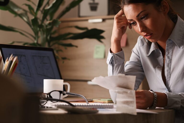 How to deal with dollar debts as an immigrant